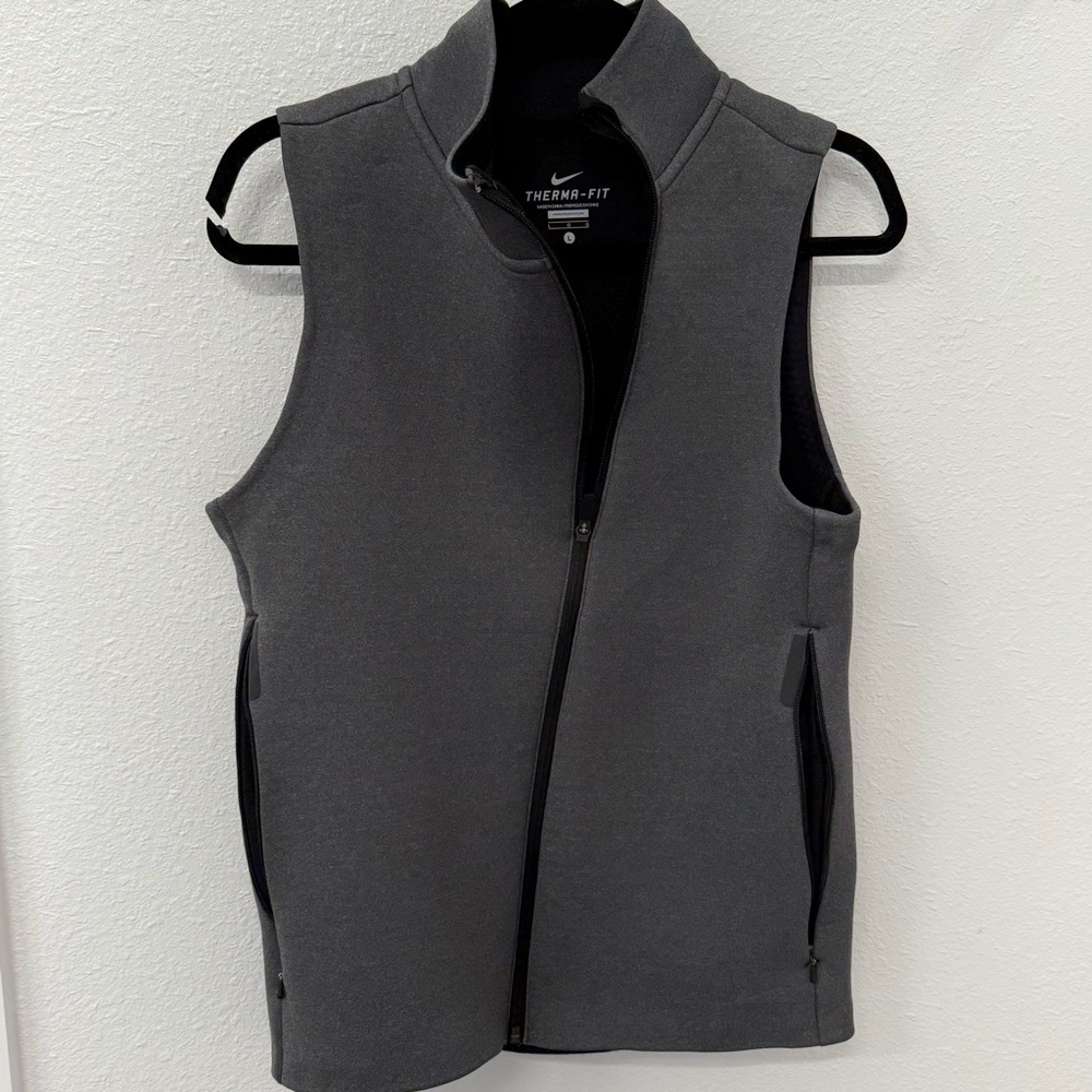 Nike Women Therm Sphere Vest Large